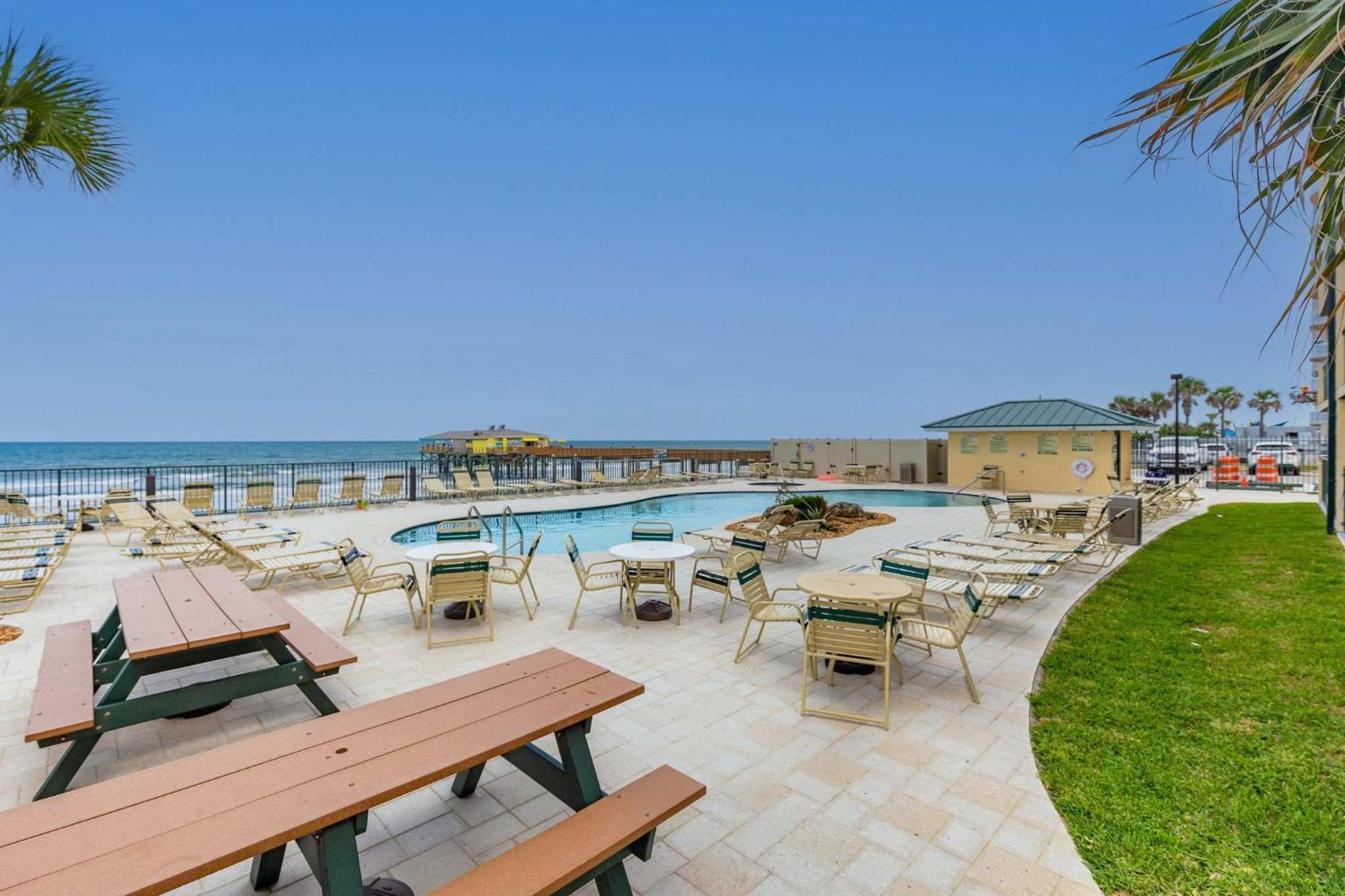 Ocean Views From Your Private Balcony! Sunglow Resort 606 By Brightwild Daytona Beach Shores Kültér fotó